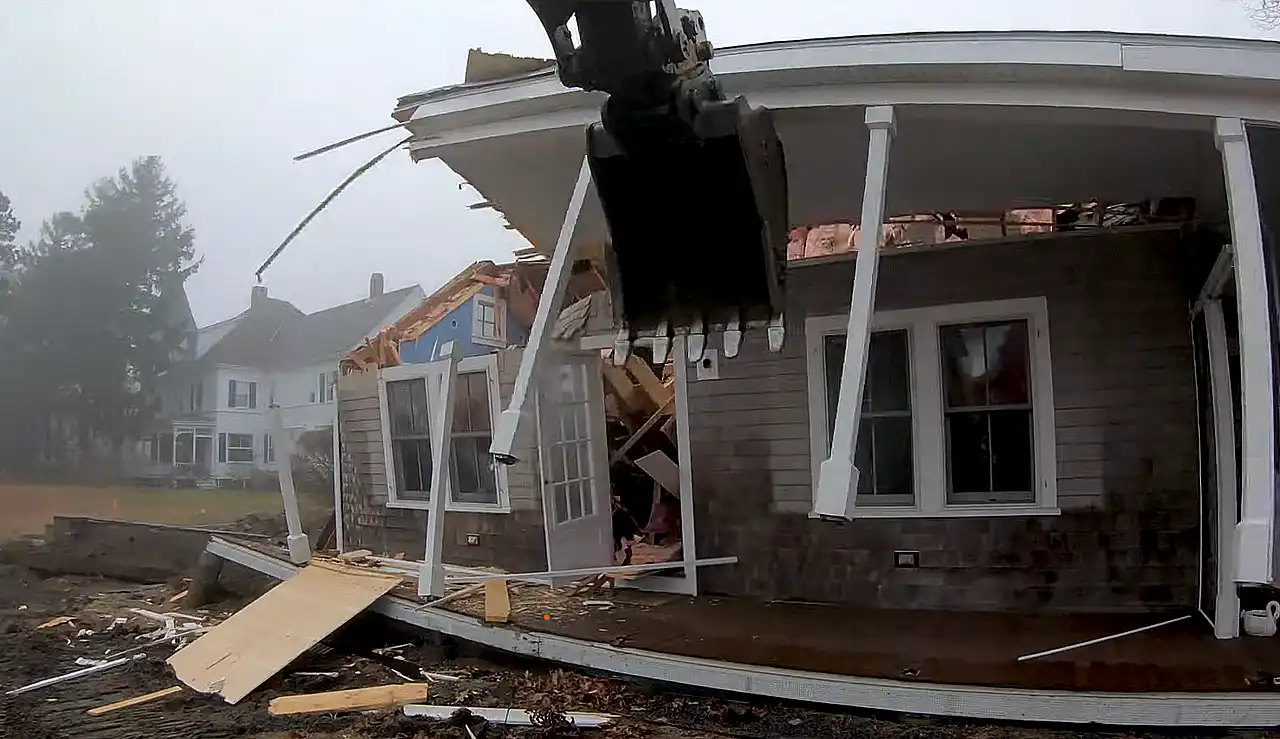 We provide residential and commercial demolition services in Albemarle County, Virginia.