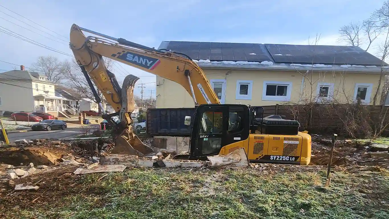 We provide residential and commercial demolition services in Altavista, Virginia.